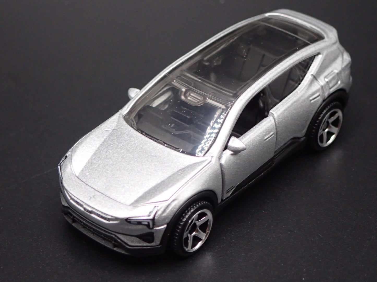 2024-2025 POLESTAR 3 SILVER 1/64 SCALE COLLECTIBLE DIORAMA DIECAST MODEL CAR