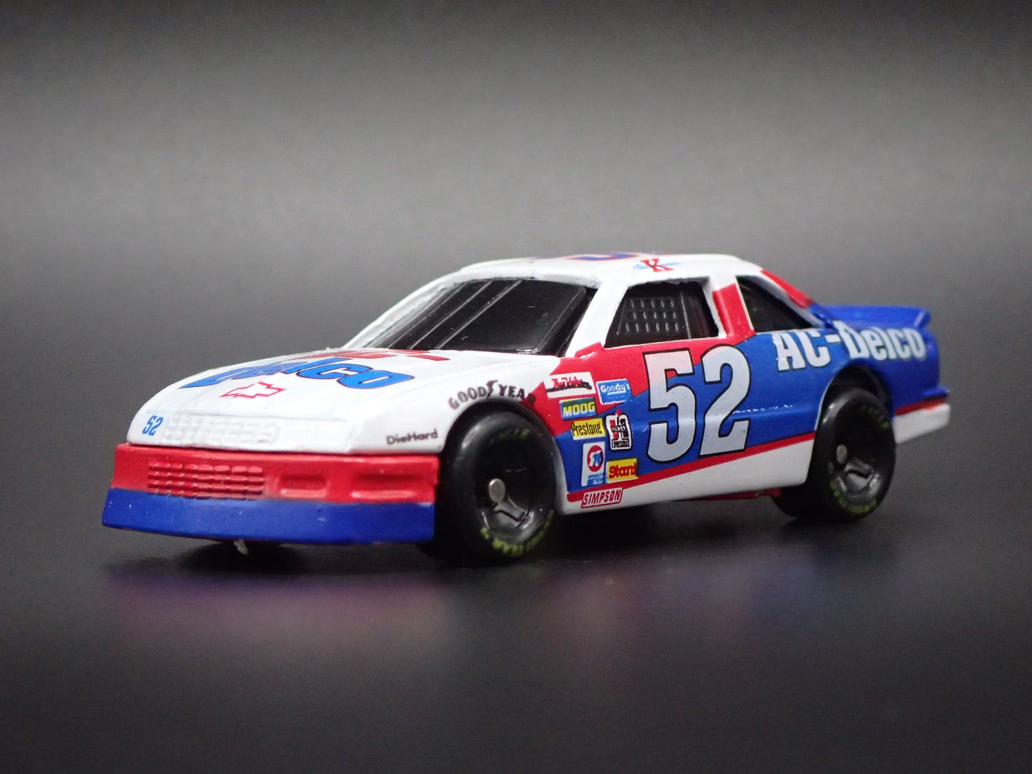 1994 CHEVY CHEVROLET LUMINA 52 KEN SCHRADER NASCAR 1:64 SCALE DIECAST MODEL CAR