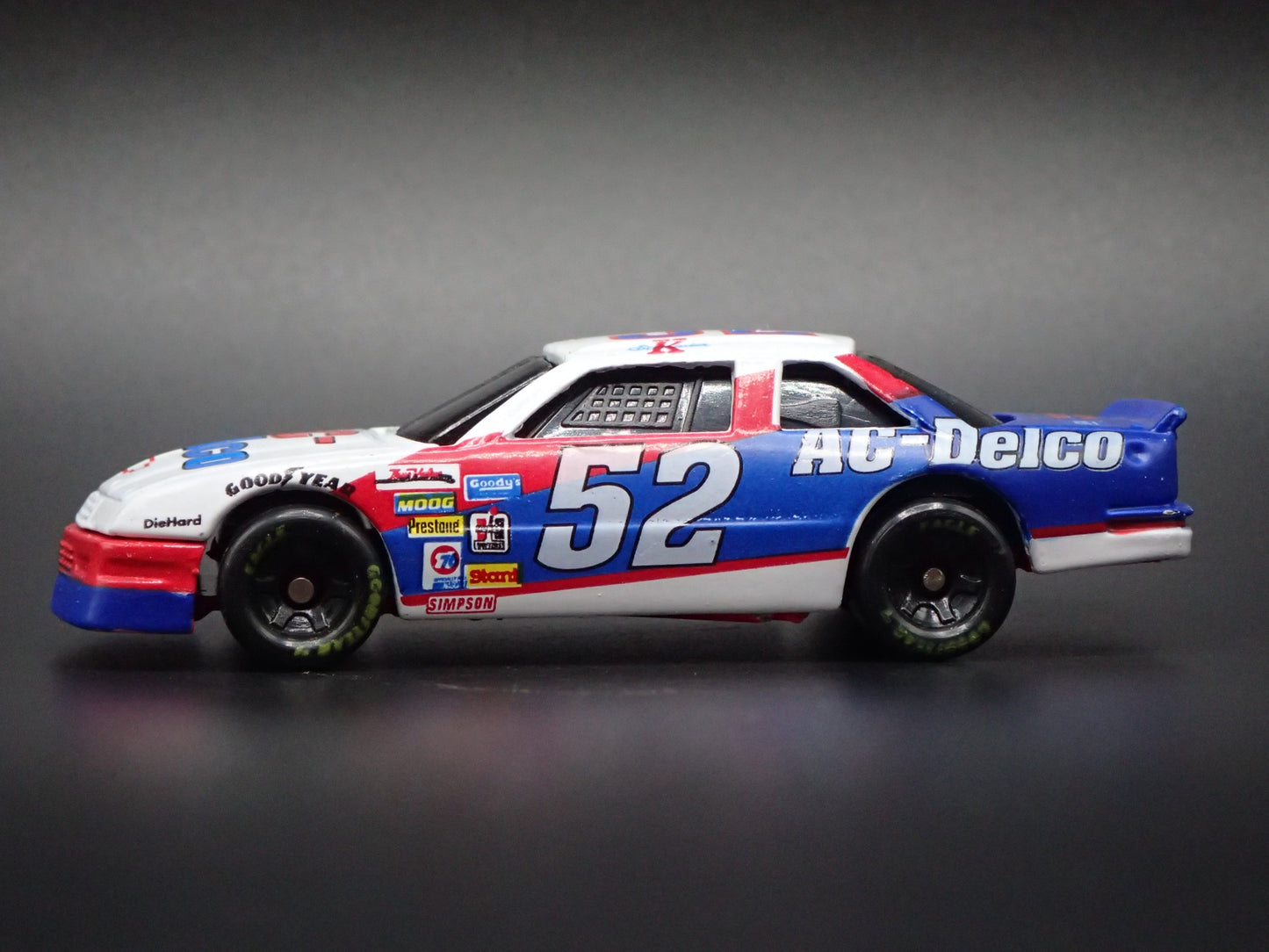 1994 CHEVY CHEVROLET LUMINA 52 KEN SCHRADER NASCAR 1:64 SCALE DIECAST MODEL CAR