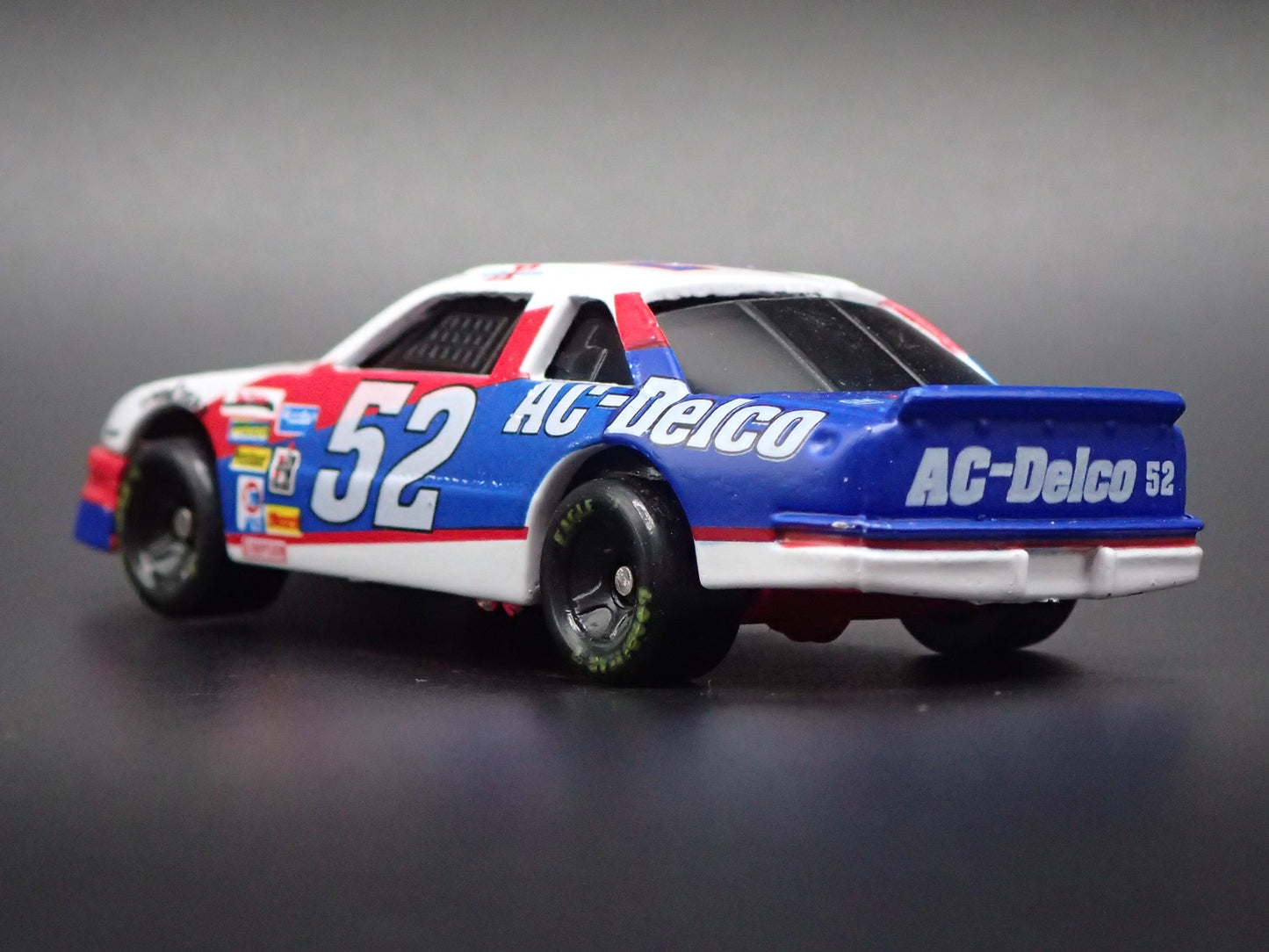 1994 CHEVY CHEVROLET LUMINA 52 KEN SCHRADER NASCAR 1:64 SCALE DIECAST MODEL CAR