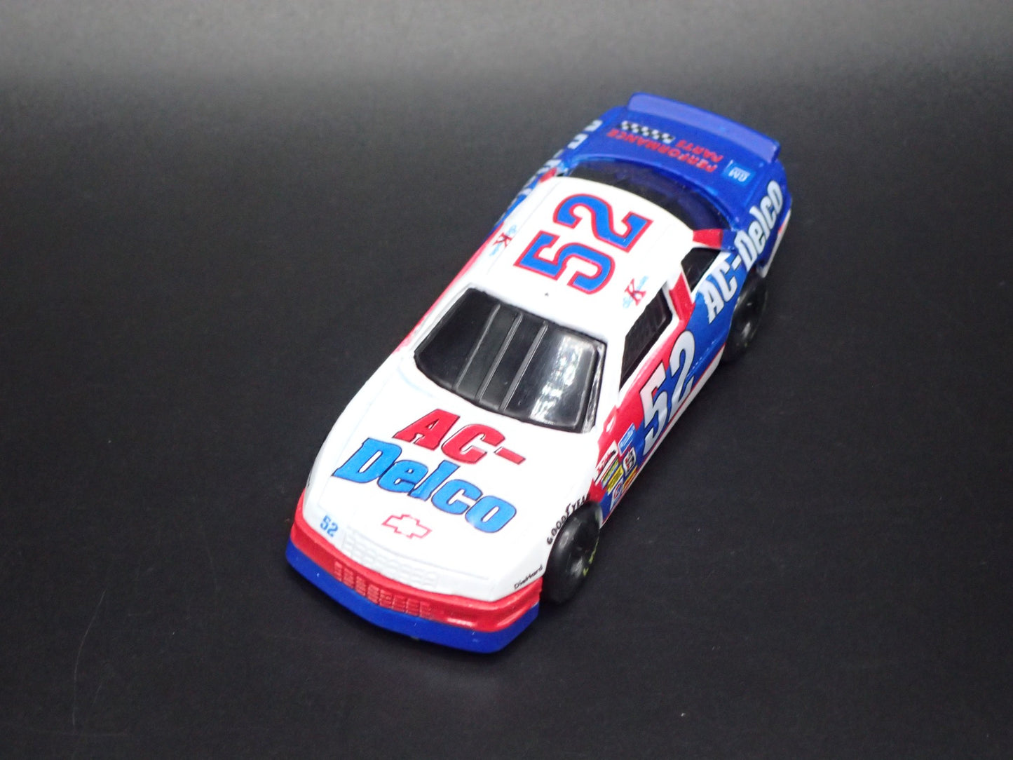 1994 CHEVY CHEVROLET LUMINA 52 KEN SCHRADER NASCAR 1:64 SCALE DIECAST MODEL CAR