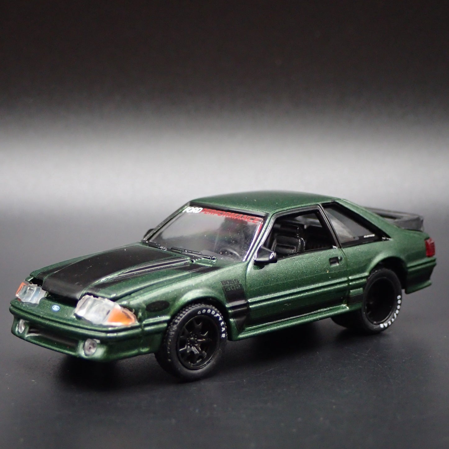 1987 87 FORD MUSTANG GT FOX BODY GREEN 1:64 SCALE DIORAMA DIECAST MODEL CAR