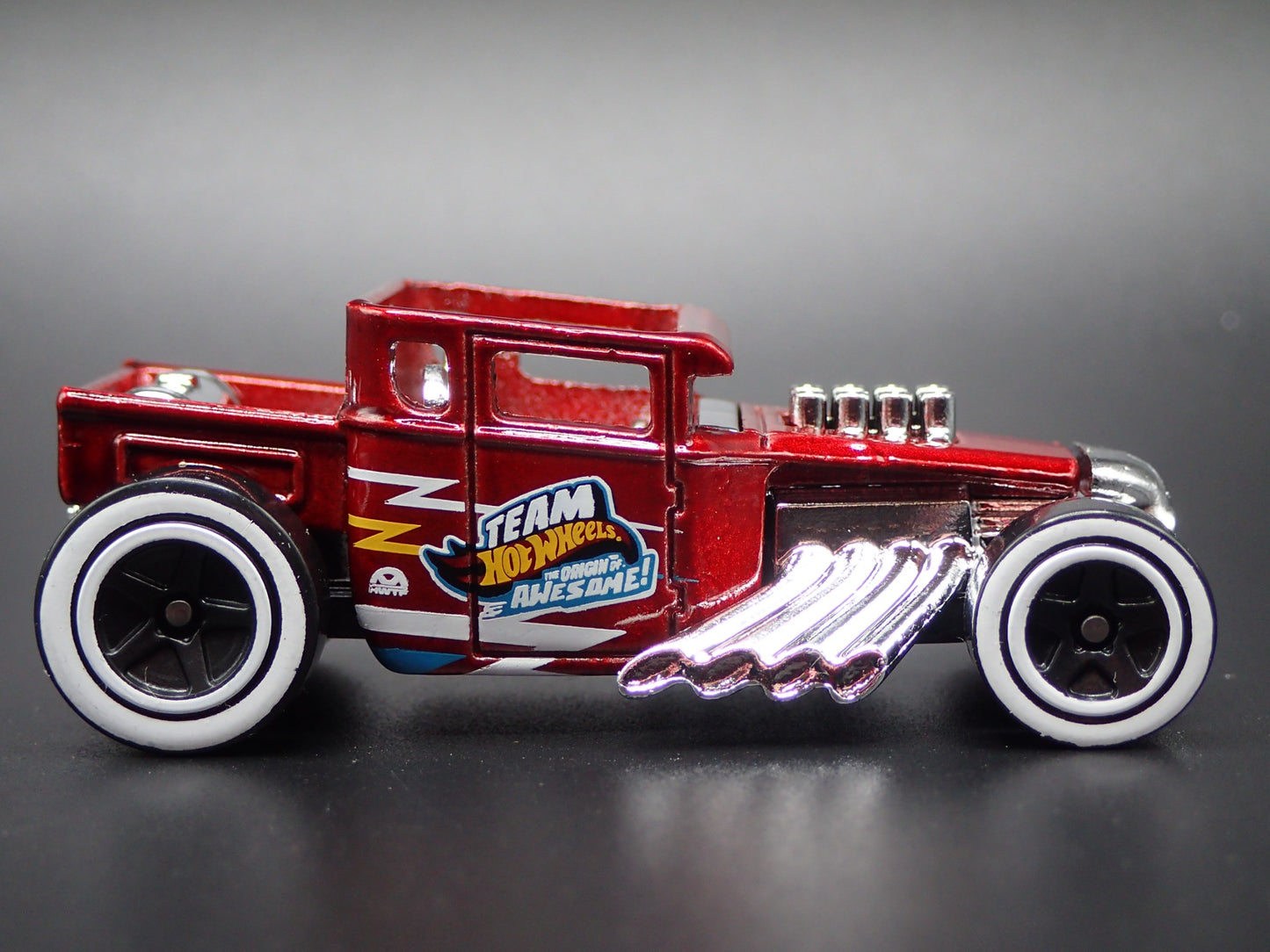 FORD CUSTOM BONE SHAKER HOT ROD RED 1:64 SCALE DIORAMA DIECAST MODEL CAR