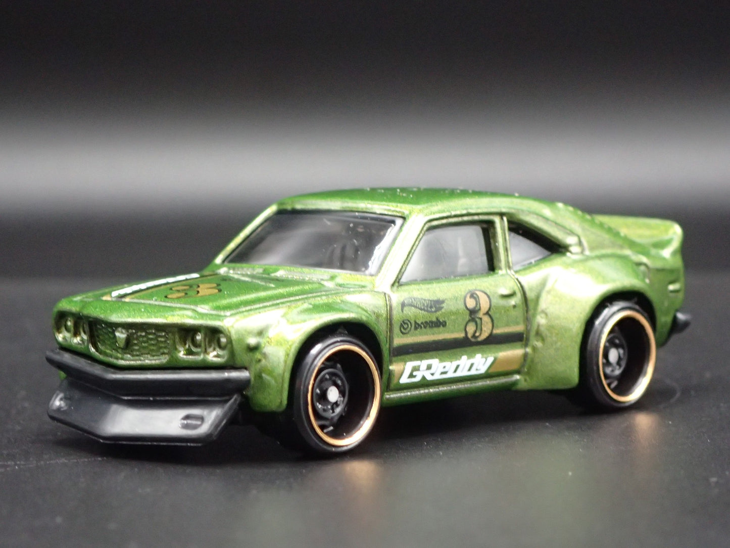 1971-1978 MAZDA RX3 GREDDY 1:64 SCALE COLLECTIBLE DIORAMA DIECAST MODEL CAR