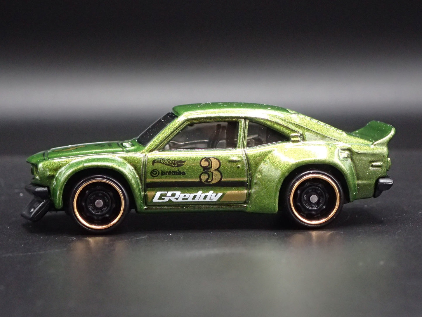 1971-1978 MAZDA RX3 GREDDY 1:64 SCALE COLLECTIBLE DIORAMA DIECAST MODEL CAR