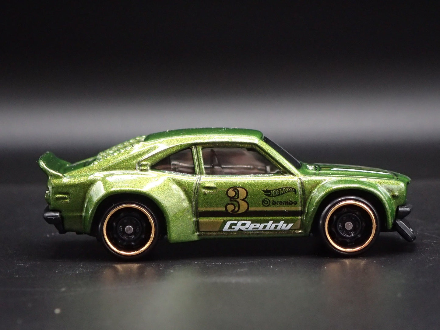 1971-1978 MAZDA RX3 GREDDY 1:64 SCALE COLLECTIBLE DIORAMA DIECAST MODEL CAR