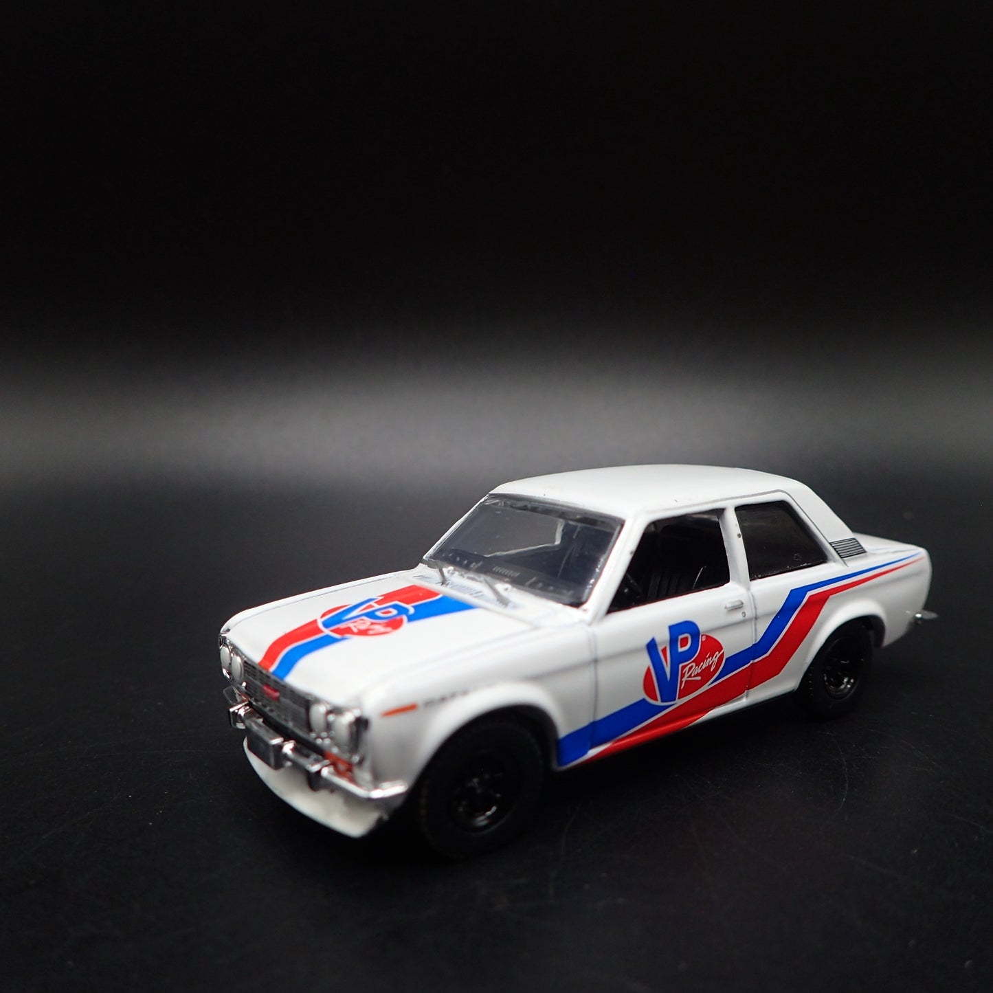 1967-1973 DATSUN 510 2 TWO DOOR VP RACING 1:64 SCALE DIORAMA DIECAST MODEL CAR