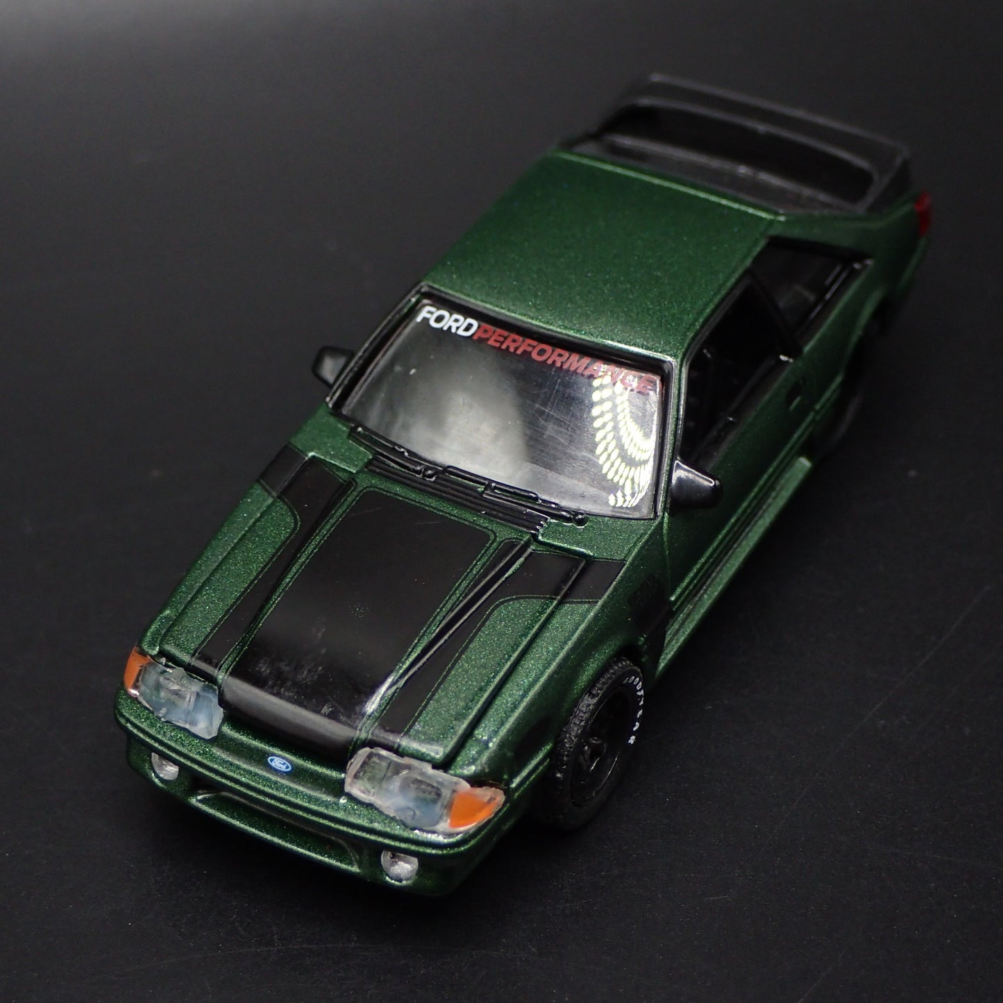 1987 87 FORD MUSTANG GT FOX BODY GREEN 1:64 SCALE DIORAMA DIECAST MODEL CAR