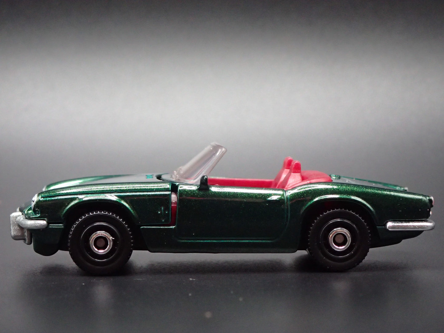 1967-1970 TRIUMPH SPITFIRE CONVERTIBLE MARK III 1:64 SCALE DIECAST MODEL CAR