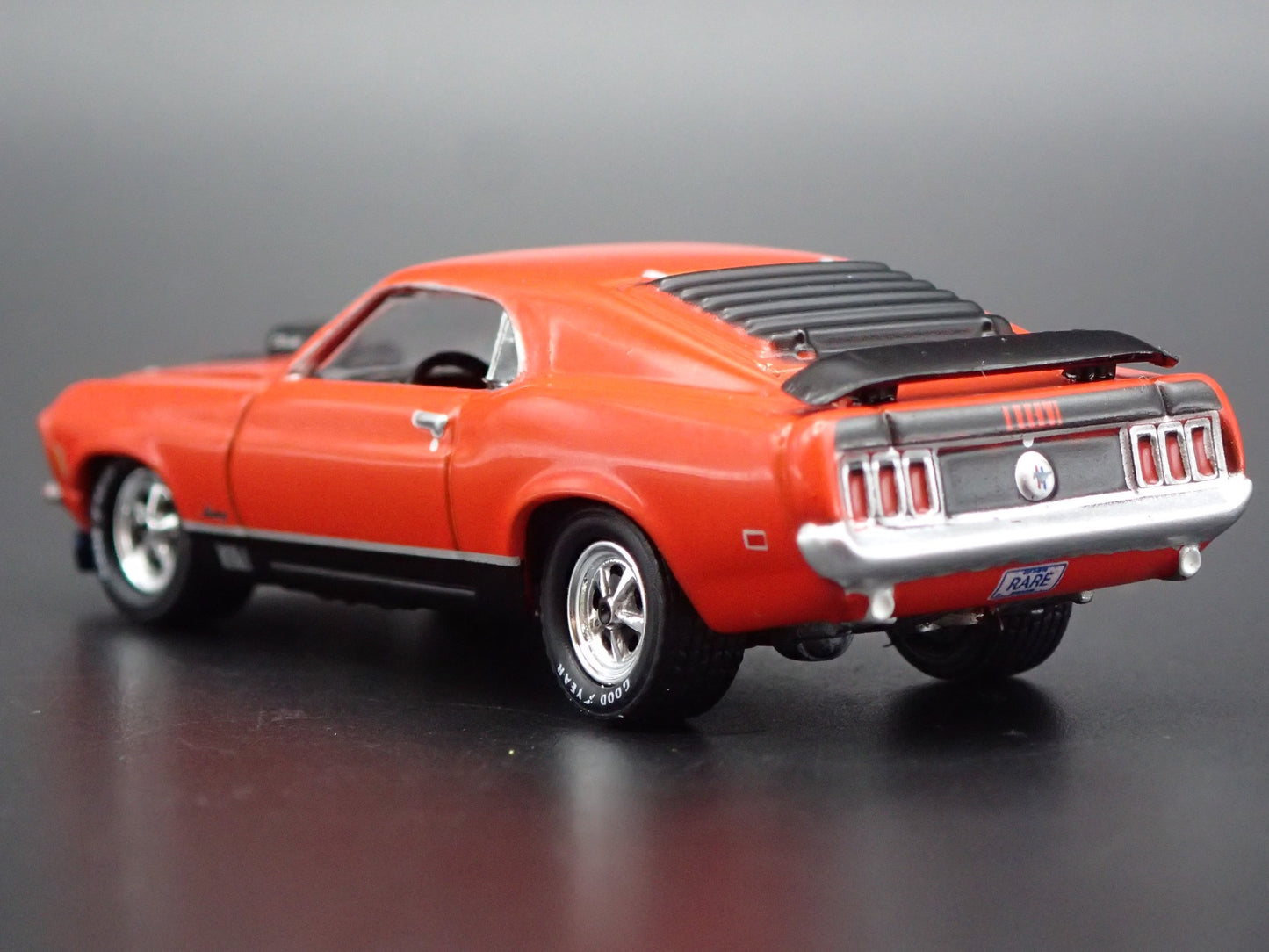 1970 70 FORD MUSTANG MACH 1  1:64 SCALE COLLECTIBLE DIORAMA DIECAST MODEL CAR