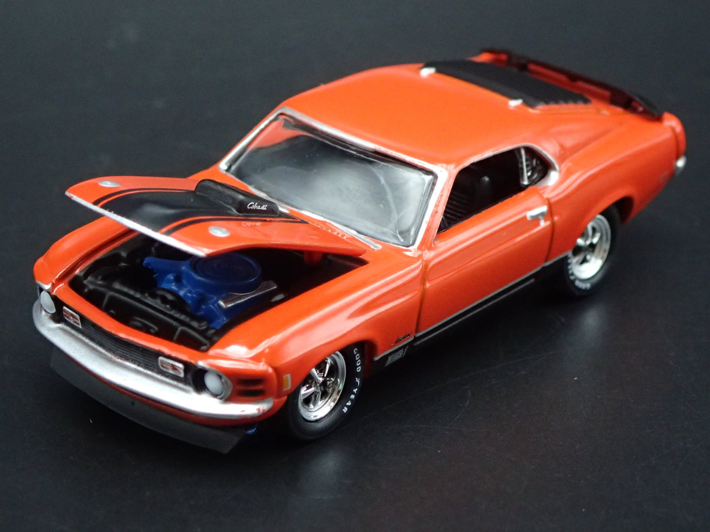 1970 70 FORD MUSTANG MACH 1  1:64 SCALE COLLECTIBLE DIORAMA DIECAST MODEL CAR