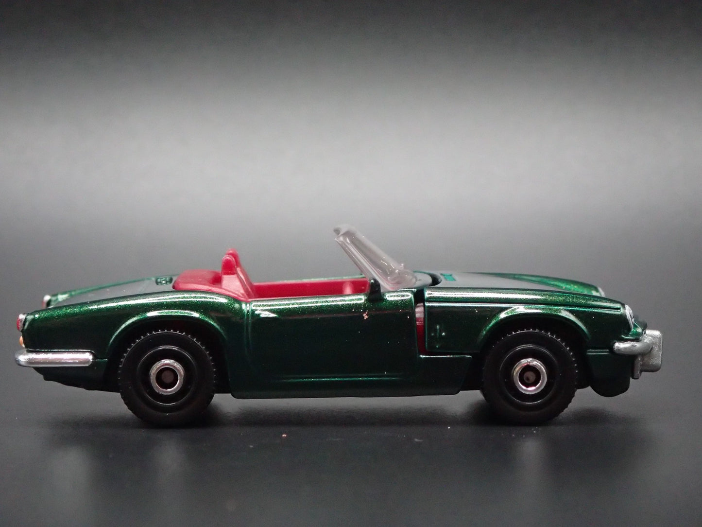 1967-1970 TRIUMPH SPITFIRE CONVERTIBLE MARK III 1:64 SCALE DIECAST MODEL CAR