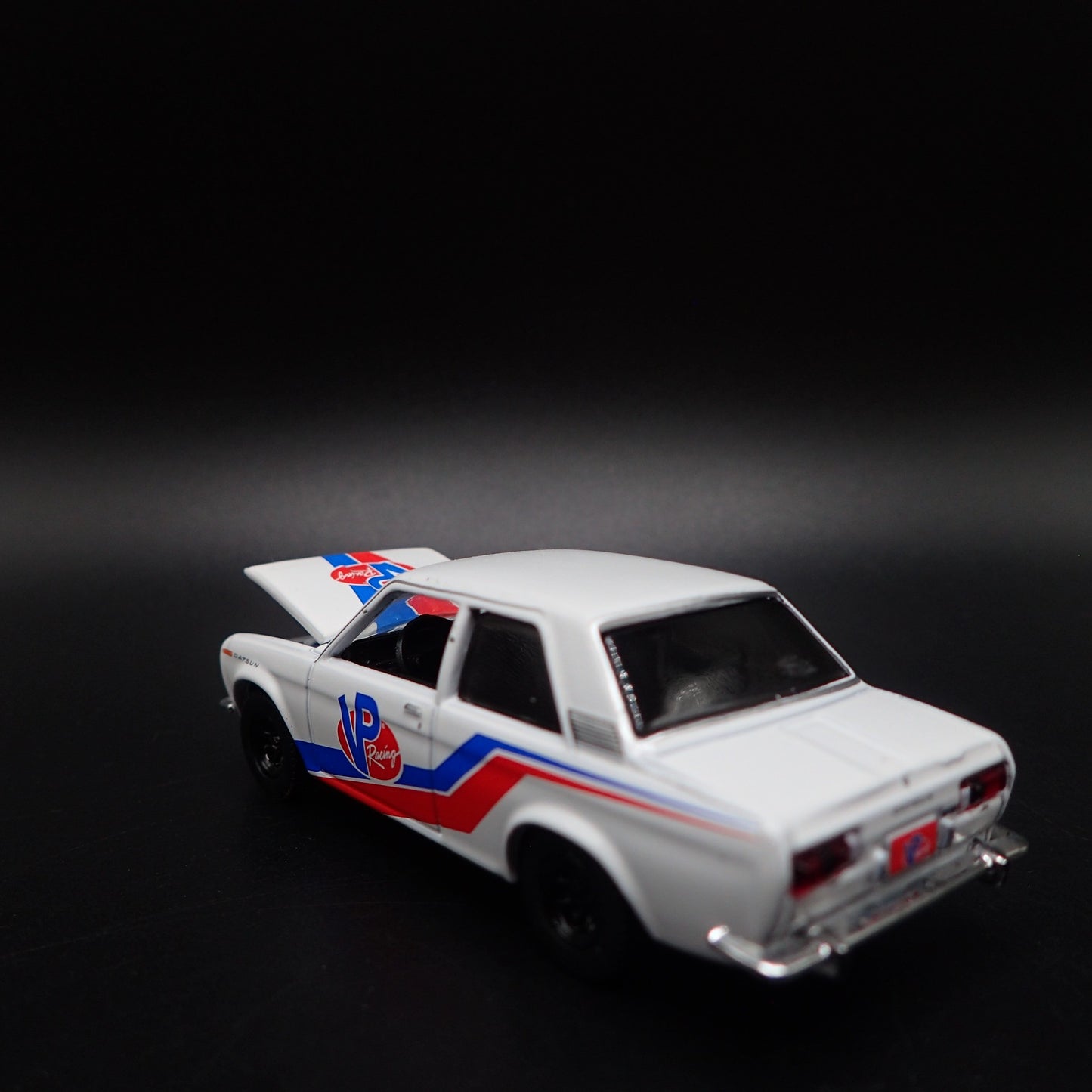 1967-1973 DATSUN 510 2 TWO DOOR VP RACING 1:64 SCALE DIORAMA DIECAST MODEL CAR