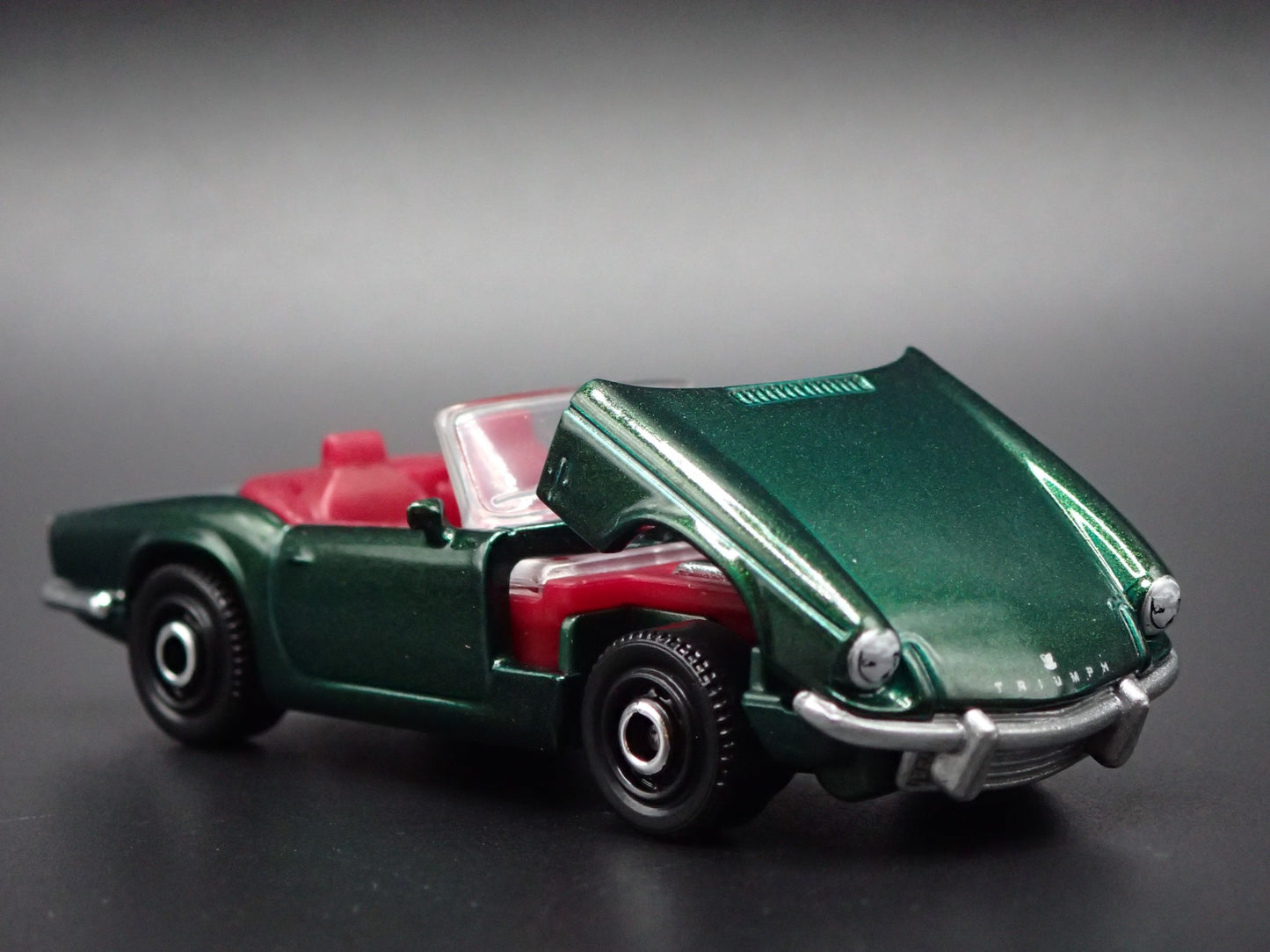 1967-1970 TRIUMPH SPITFIRE CONVERTIBLE MARK III 1:64 SCALE DIECAST MODEL CAR