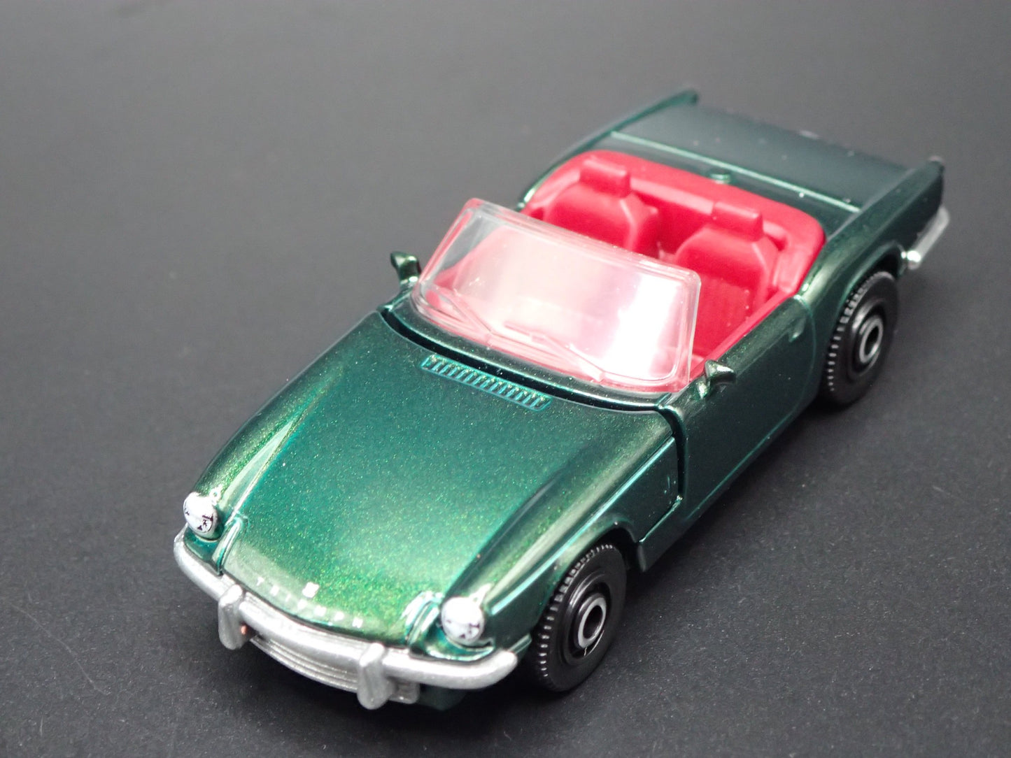 1967-1970 TRIUMPH SPITFIRE CONVERTIBLE MARK III 1:64 SCALE DIECAST MODEL CAR