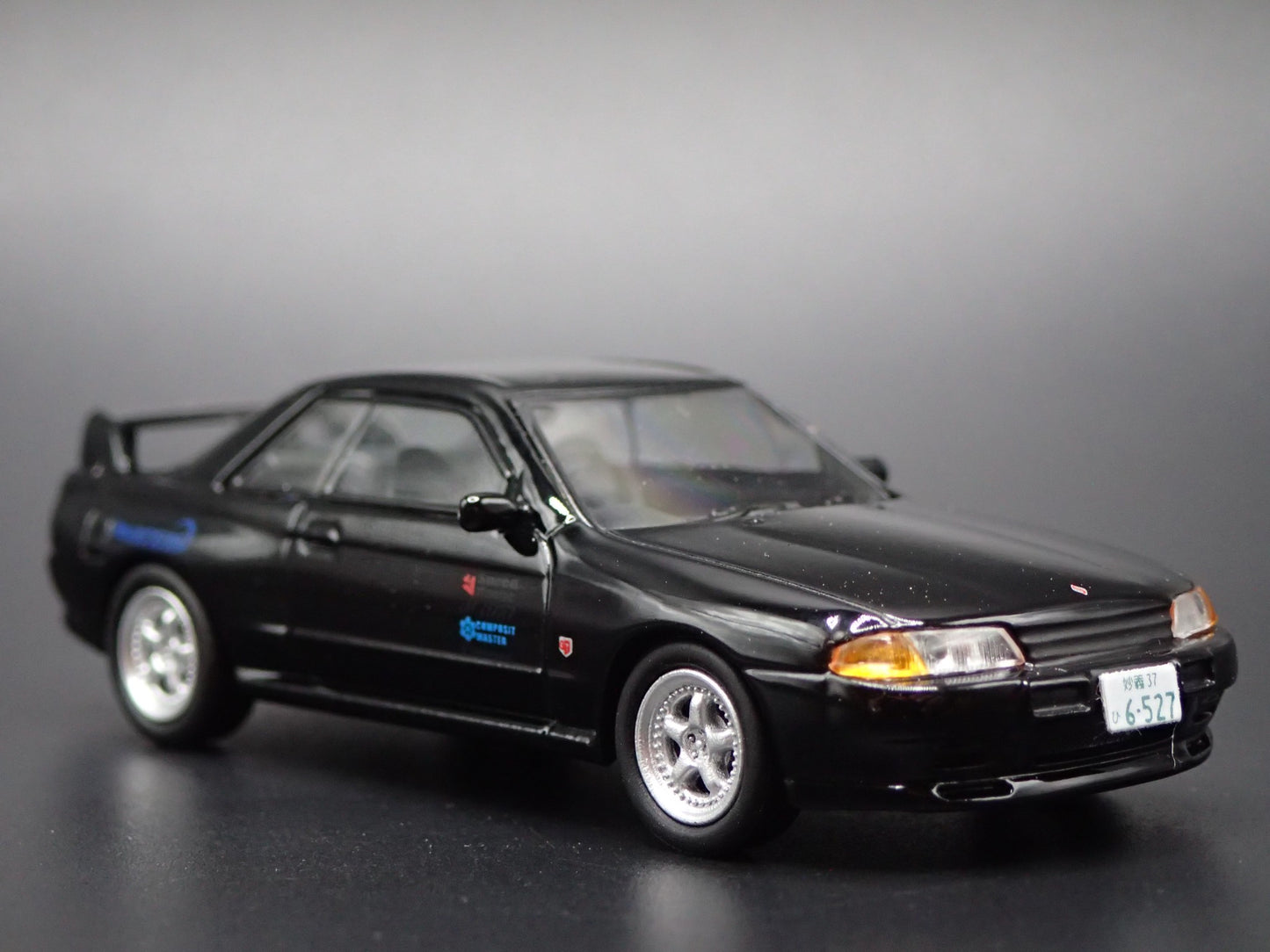 1989-1994 NISSAN SKYLINE GTR R32 INITIAL D BLACK 1:64 SCALE DIECAST MODEL CAR