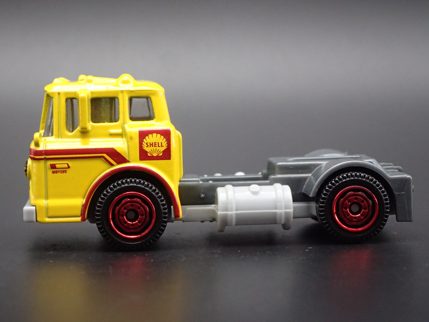 1963-1990 FORD C900 COE RIG TRUCK SHELL 1:64 MB SCALE DIORAMA DIECAST MODEL CAR