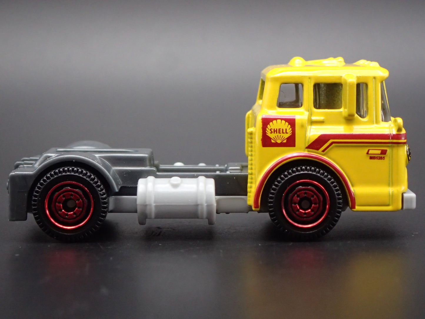 1963-1990 FORD C900 COE RIG TRUCK SHELL 1:64 MB SCALE DIORAMA DIECAST MODEL CAR