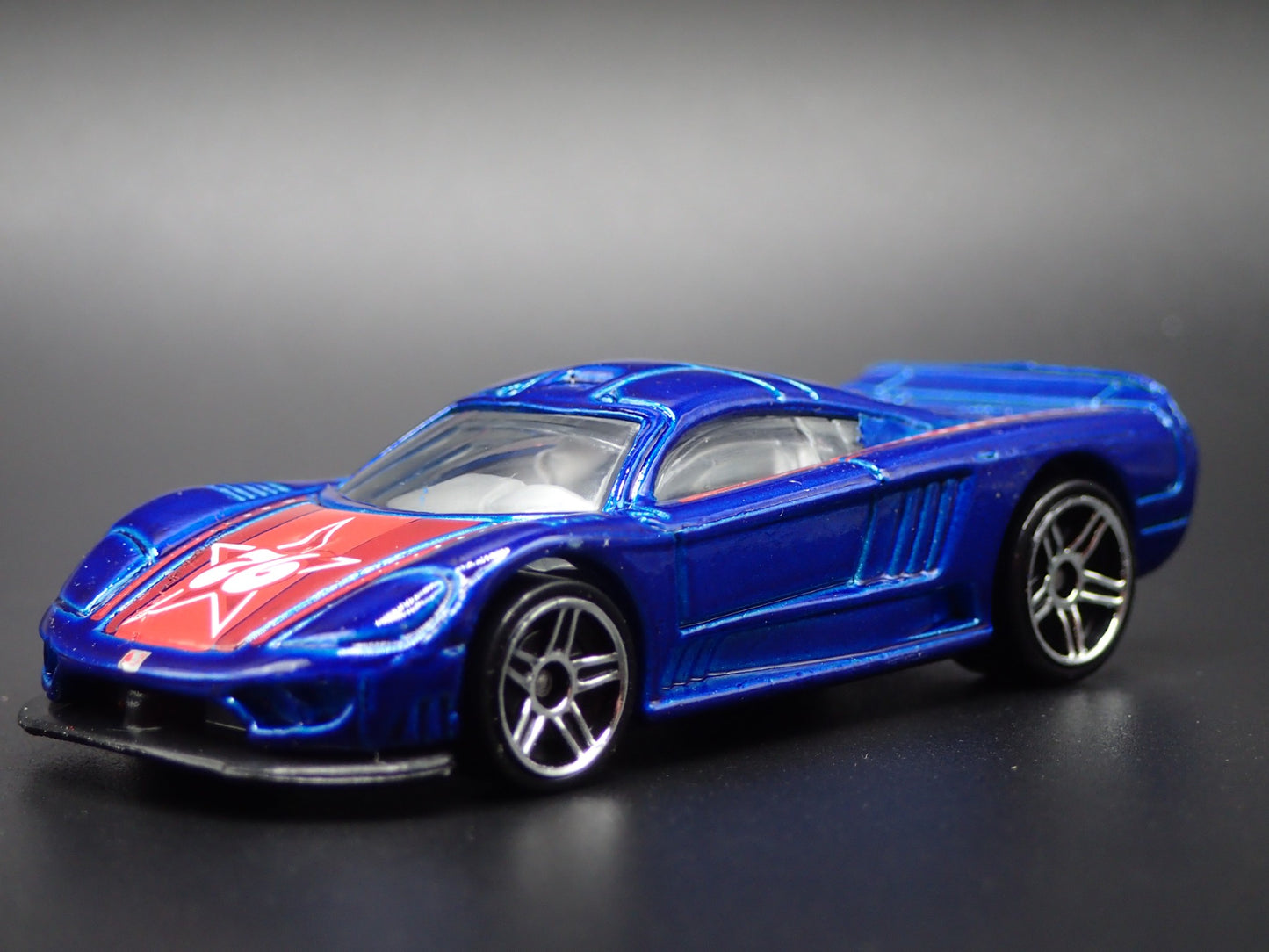 2000-2009 SALEEN S7 SUPER CAR 1:64 SCALE COLLECTIBLE DIORAMA DIECAST MODEL CAR