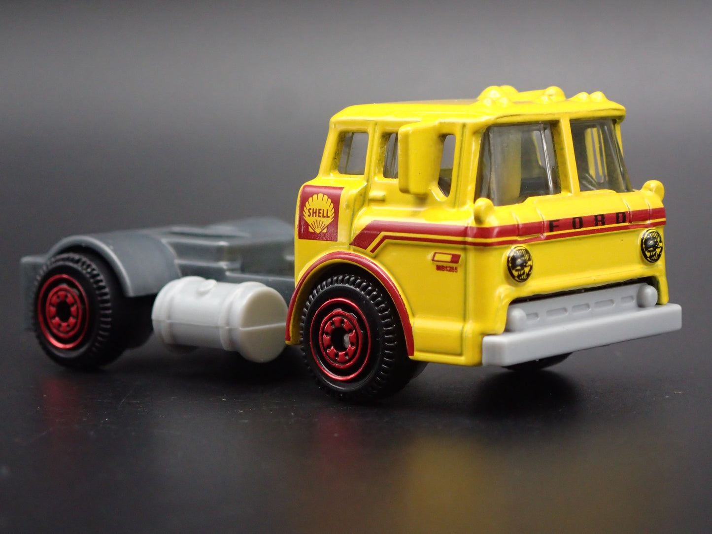 1963-1990 FORD C900 COE RIG TRUCK SHELL 1:64 MB SCALE DIORAMA DIECAST MODEL CAR