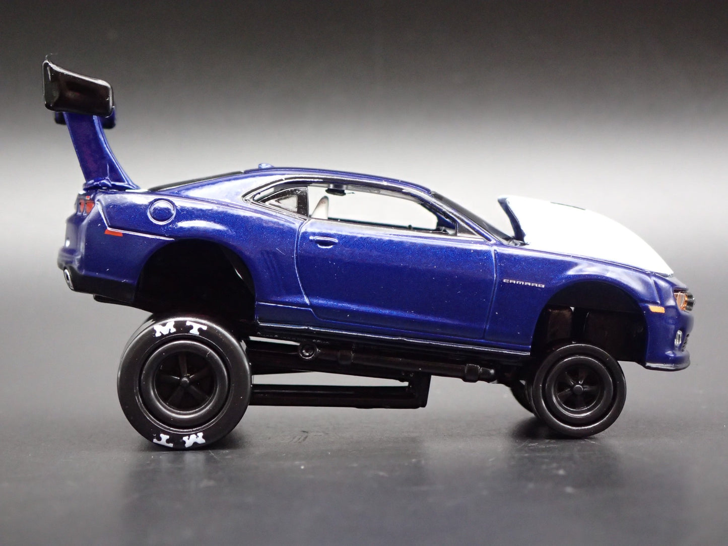 2010 - 2015 CHEVY CHEVROLET CAMARO ZINGER 1/64 SCALE DIORAMA DIECAST MODEL CAR