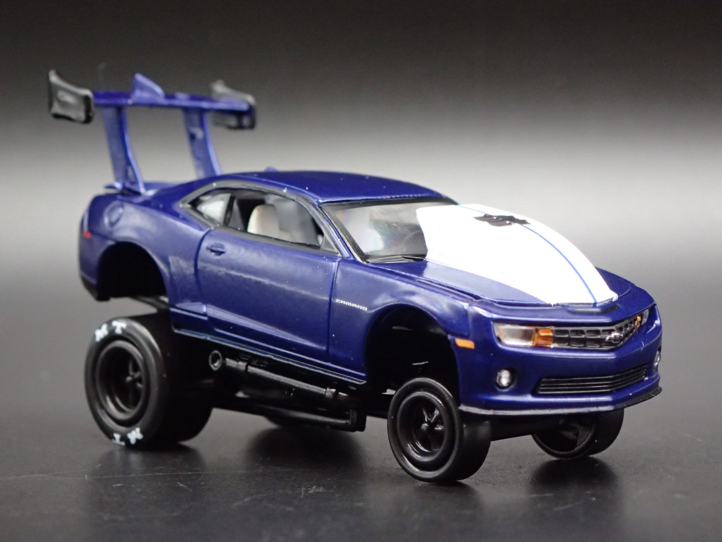 2010 - 2015 CHEVY CHEVROLET CAMARO ZINGER 1/64 SCALE DIORAMA DIECAST MODEL CAR