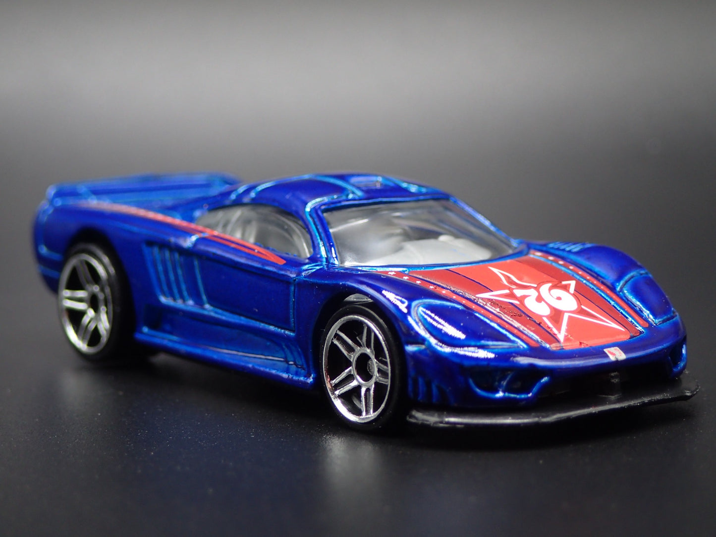 2000-2009 SALEEN S7 SUPER CAR 1:64 SCALE COLLECTIBLE DIORAMA DIECAST MODEL CAR