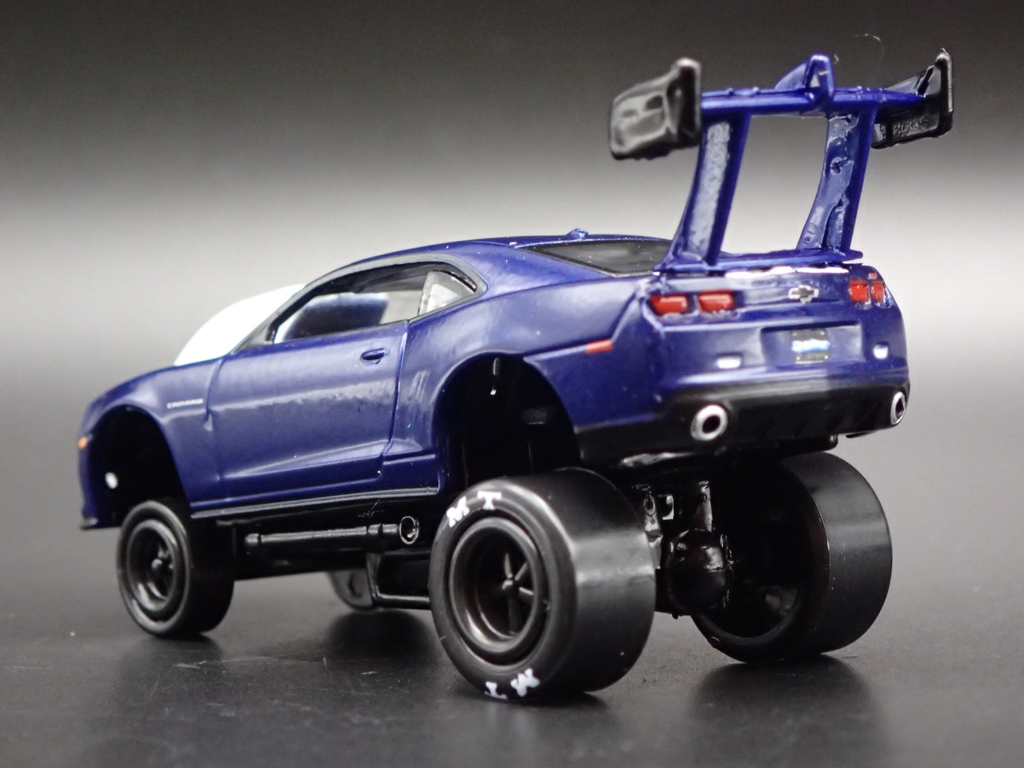 2010 - 2015 CHEVY CHEVROLET CAMARO ZINGER 1/64 SCALE DIORAMA DIECAST MODEL CAR