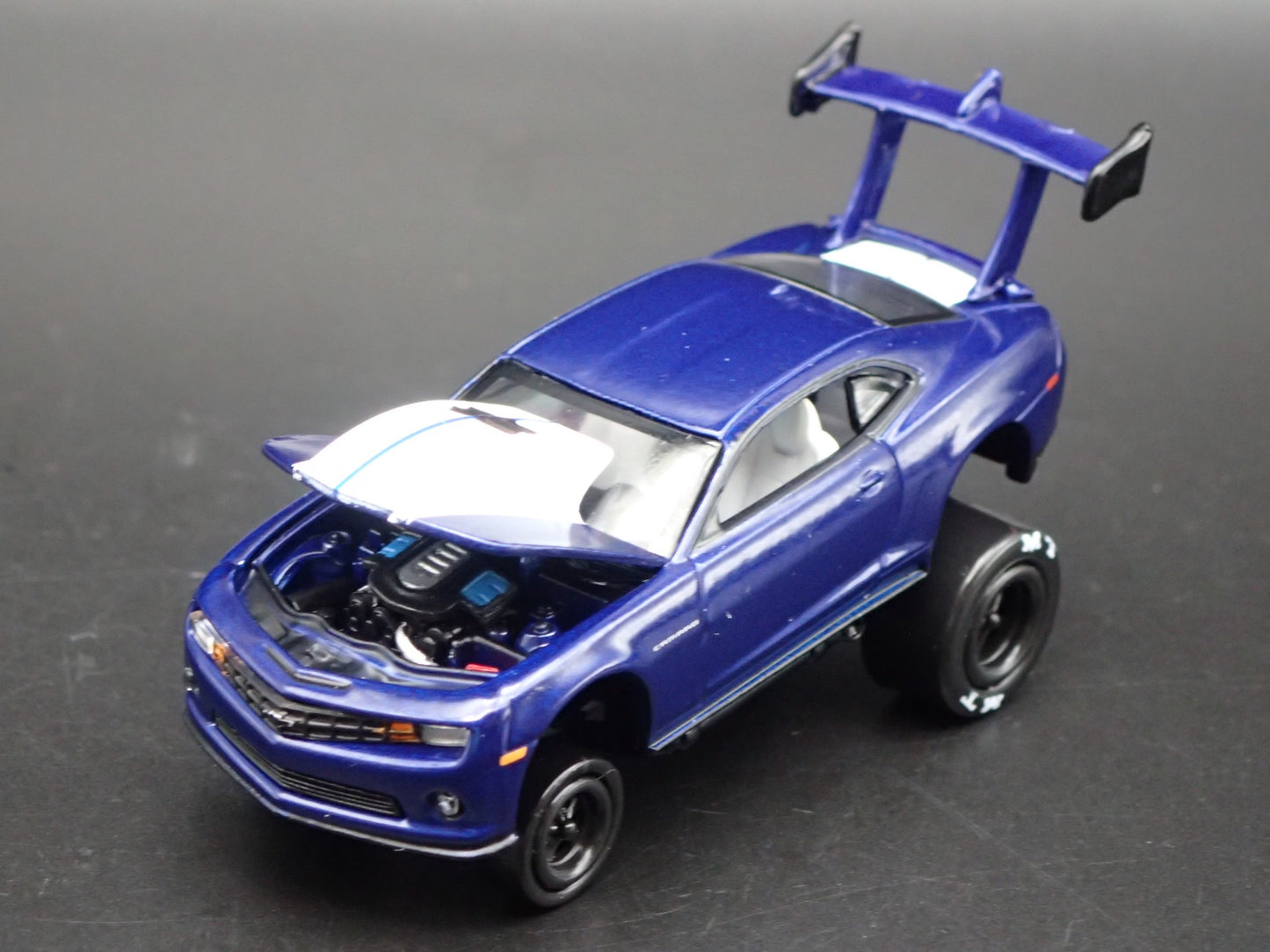 2010 - 2015 CHEVY CHEVROLET CAMARO ZINGER 1/64 SCALE DIORAMA DIECAST MODEL CAR