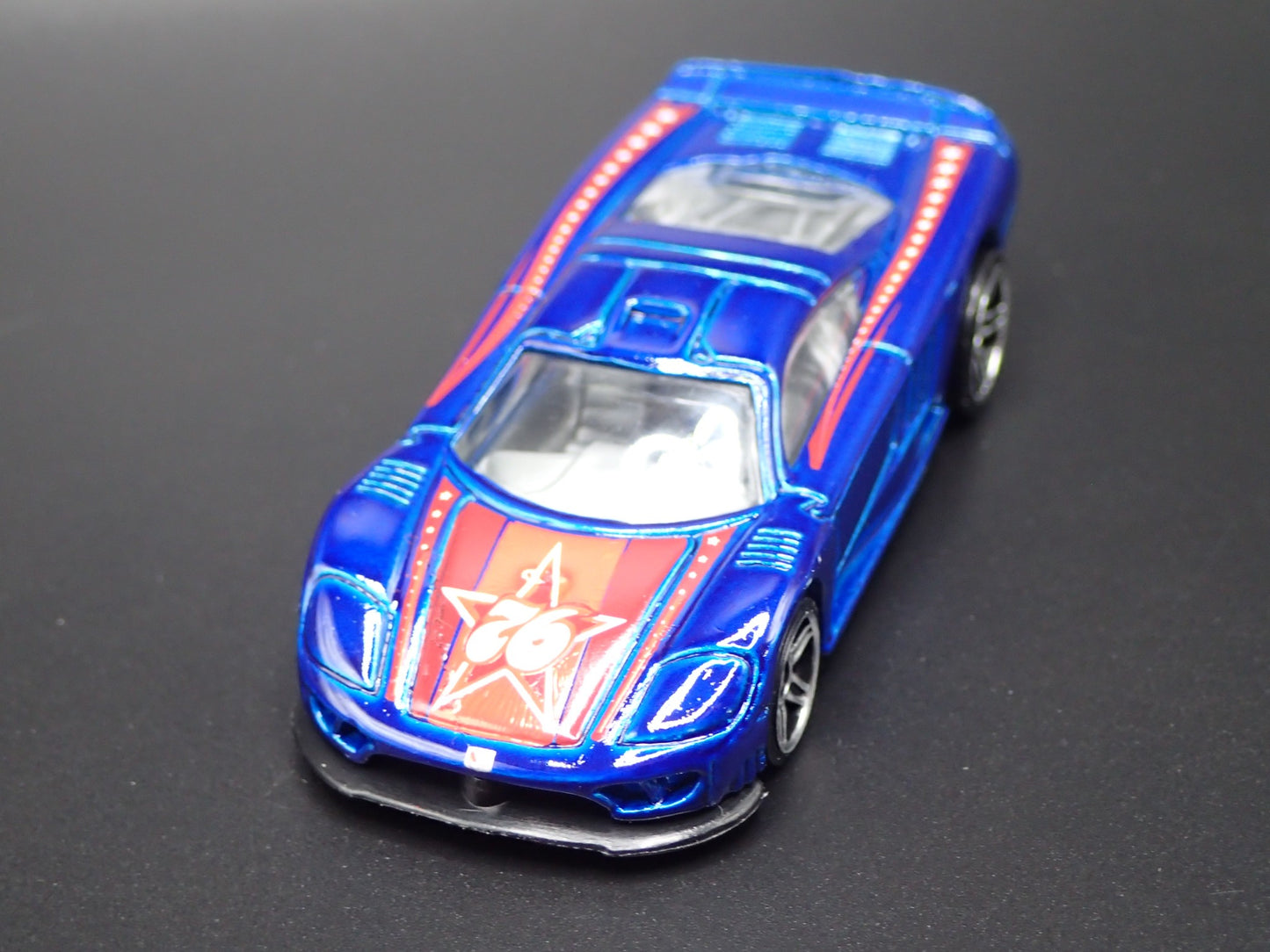 2000-2009 SALEEN S7 SUPER CAR 1:64 SCALE COLLECTIBLE DIORAMA DIECAST MODEL CAR