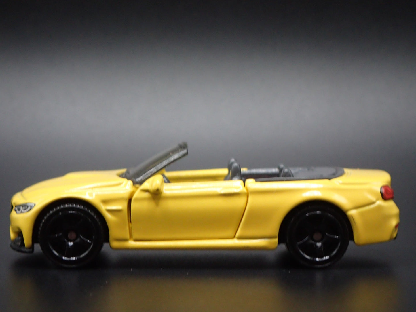 2014-2020 BMW M4 CABRIOLET CONVERTIBLE YELLOW 1:64 SCALE DIECAST MODEL CAR