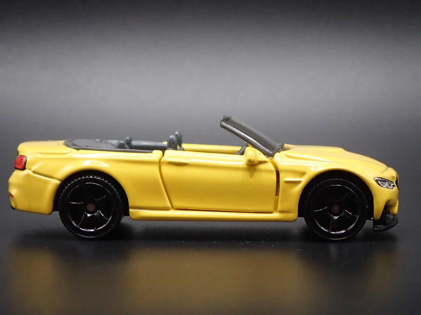 2014-2020 BMW M4 CABRIOLET CONVERTIBLE YELLOW 1:64 SCALE DIECAST MODEL CAR