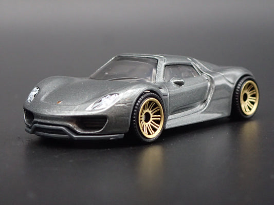 2013-2015 PORSCHE 918 SPYDER SUPER CAR RARE 1:64 SCALE DIORAMA DIECAST MODEL CAR