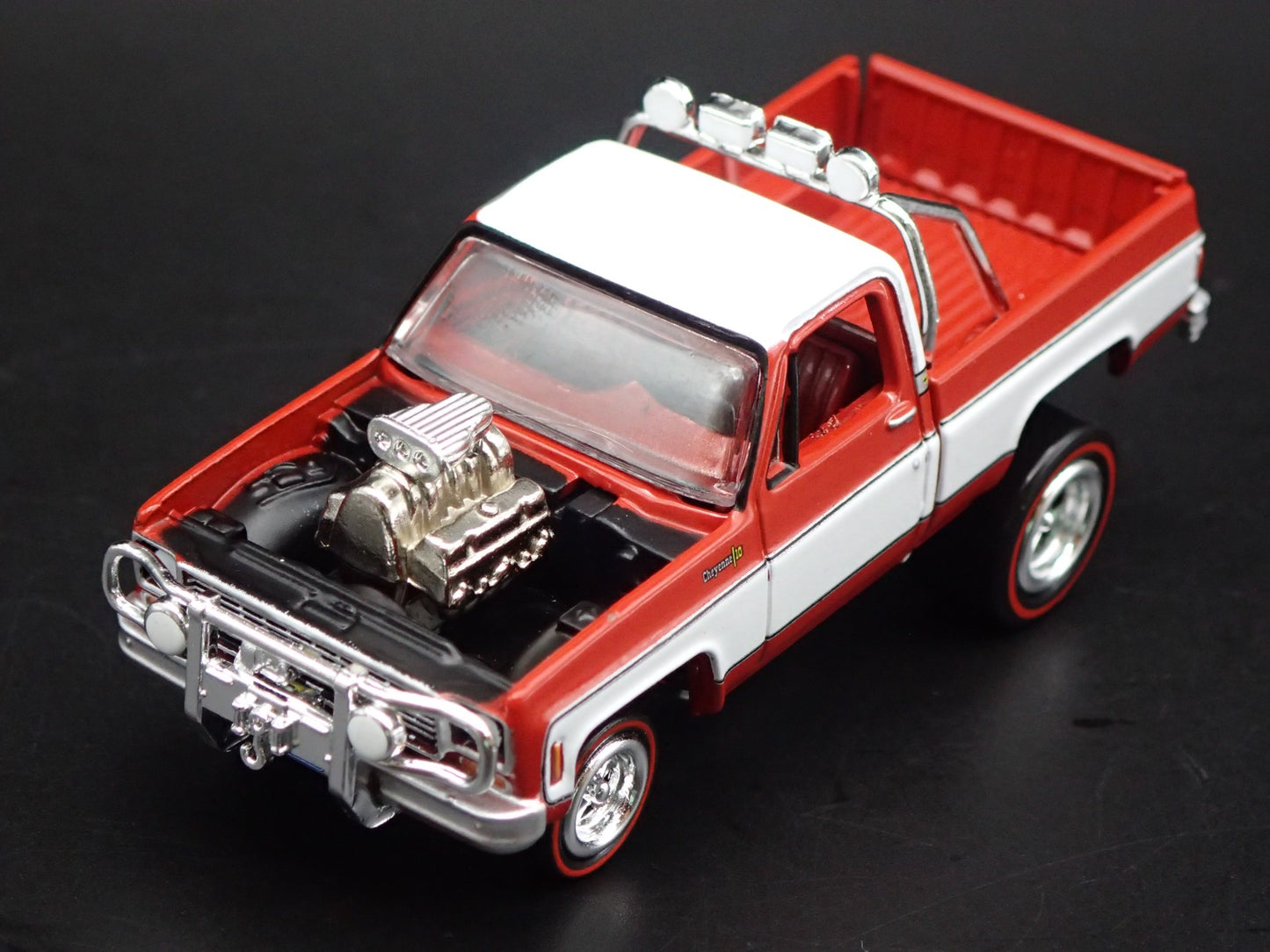 1973 CHEVY CHEVROLET PICKUP TRUCK ZINGER SQUAREBODY 1:64 SCALE DIECAST MODEL CAR