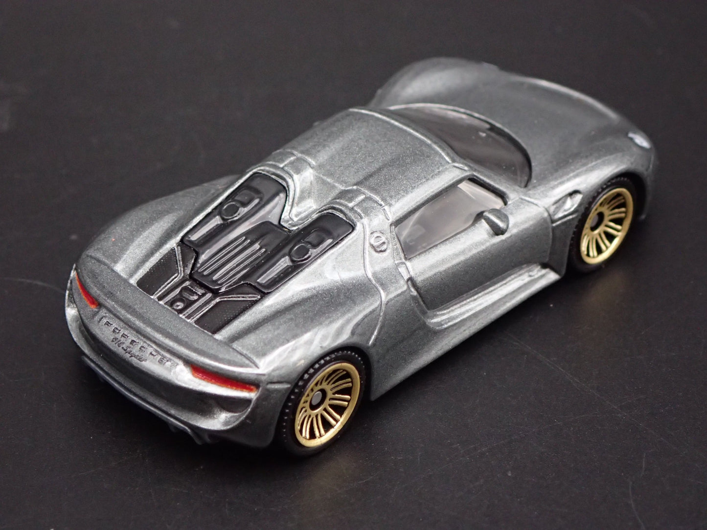 2013-2015 PORSCHE 918 SPYDER SUPER CAR RARE 1:64 SCALE DIORAMA DIECAST MODEL CAR