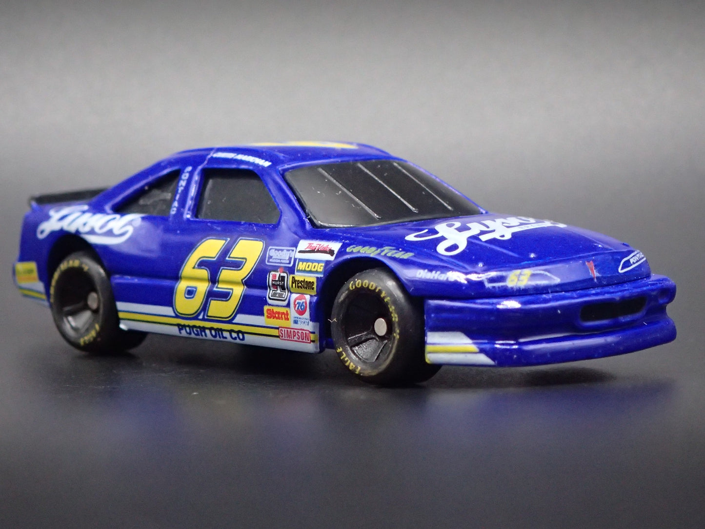1995 95 PONTIAC GRAND PRIX 63 CURTIS MARKHAM NASCAR 1:64 SCALE DIECAST MODEL CAR