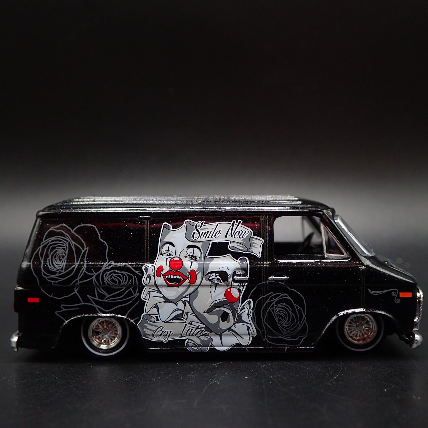 1971 71 CHEVY CHEVROLET VAN G10 CLOWNS LOWRIDER 1:64 SCALE DIECAST MODEL CAR