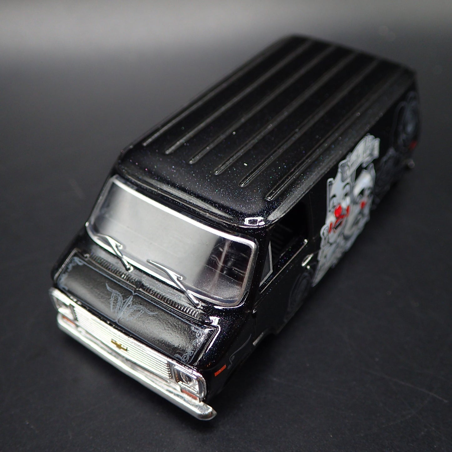 1971 71 CHEVY CHEVROLET VAN G10 CLOWNS LOWRIDER 1:64 SCALE DIECAST MODEL CAR