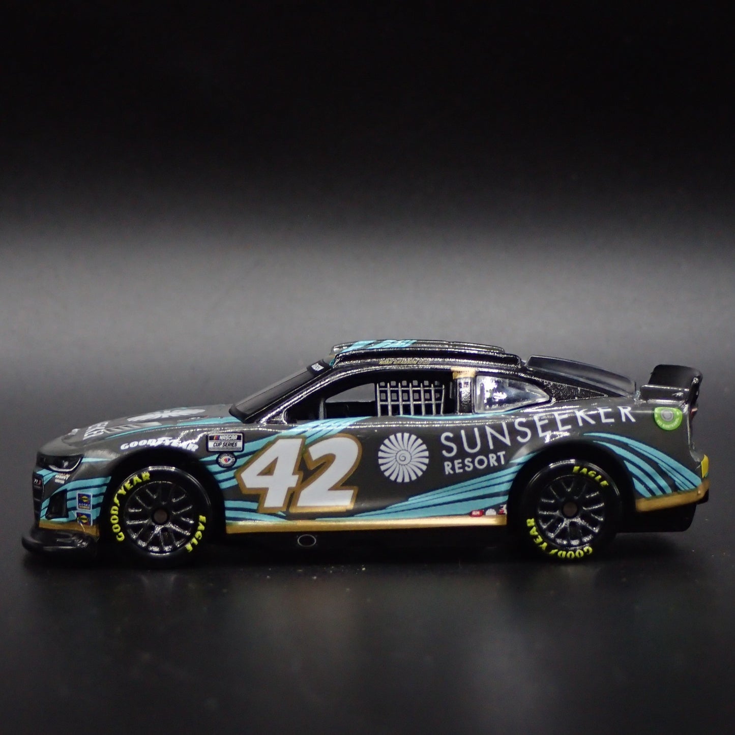 2023 CHEVY CAMARO ZL1 #42 NOAH GRAGSON SUNSEEKER RESORT NASCAR 1:64 DIECAST CAR