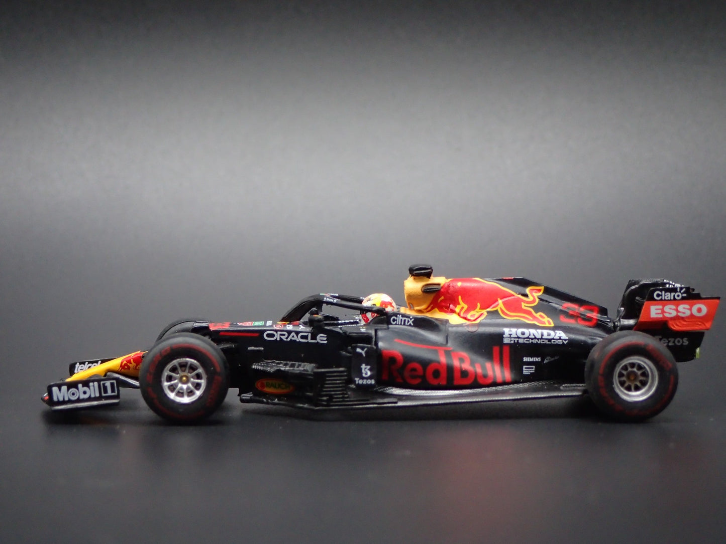 RED BULL RACING RB16B 33 MAX VERSTAPPEN F1 RACING 1:64 SCALE DIECAST MODEL CAR