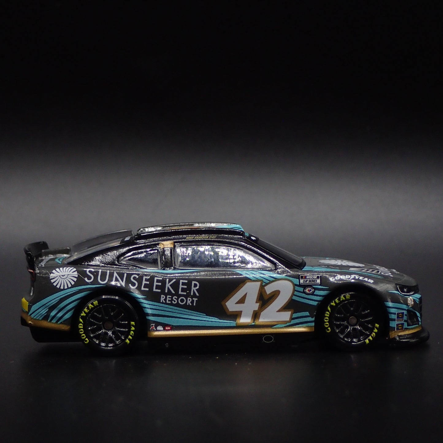 2023 CHEVY CAMARO ZL1 #42 NOAH GRAGSON SUNSEEKER RESORT NASCAR 1:64 DIECAST CAR