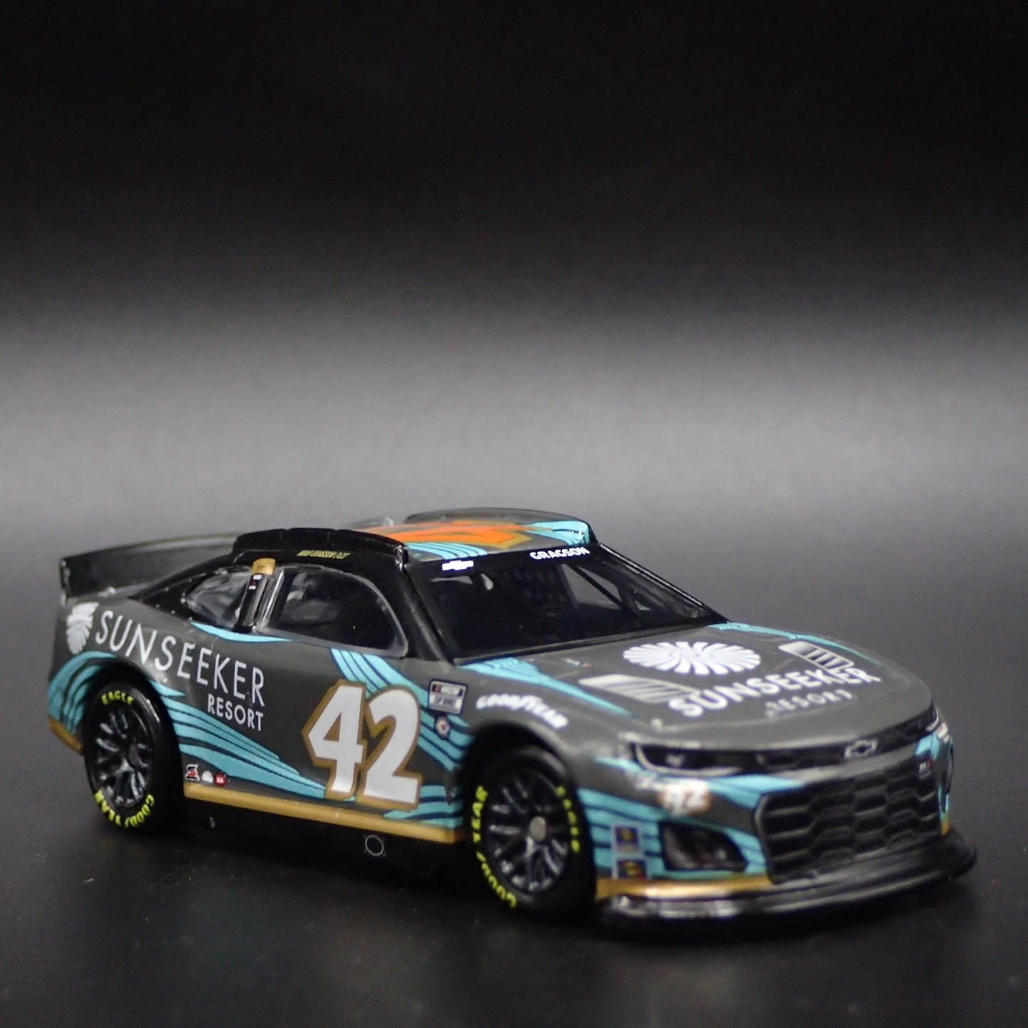 2023 CHEVY CAMARO ZL1 #42 NOAH GRAGSON SUNSEEKER RESORT NASCAR 1:64 DIECAST CAR