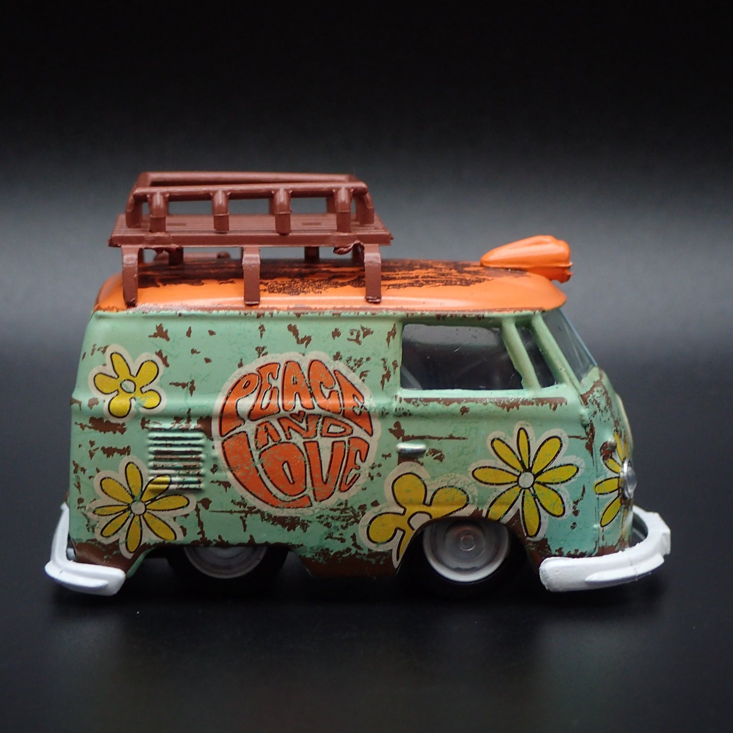 1960 60 VW DELIVERY VAN TYPE 2 HIPPY PEACE AND LOVE 1:64 SCALE DIECAST MODEL CAR