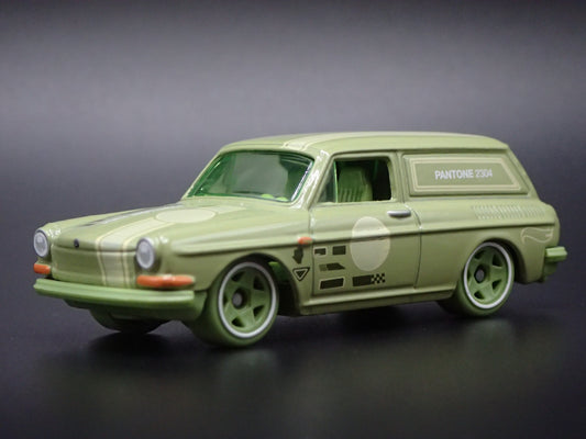 1961-1973 VW VOLKSWAGEN SQUAREBACK GREEN 1:64 SCALE DIORAMA DIECAST MODEL CAR