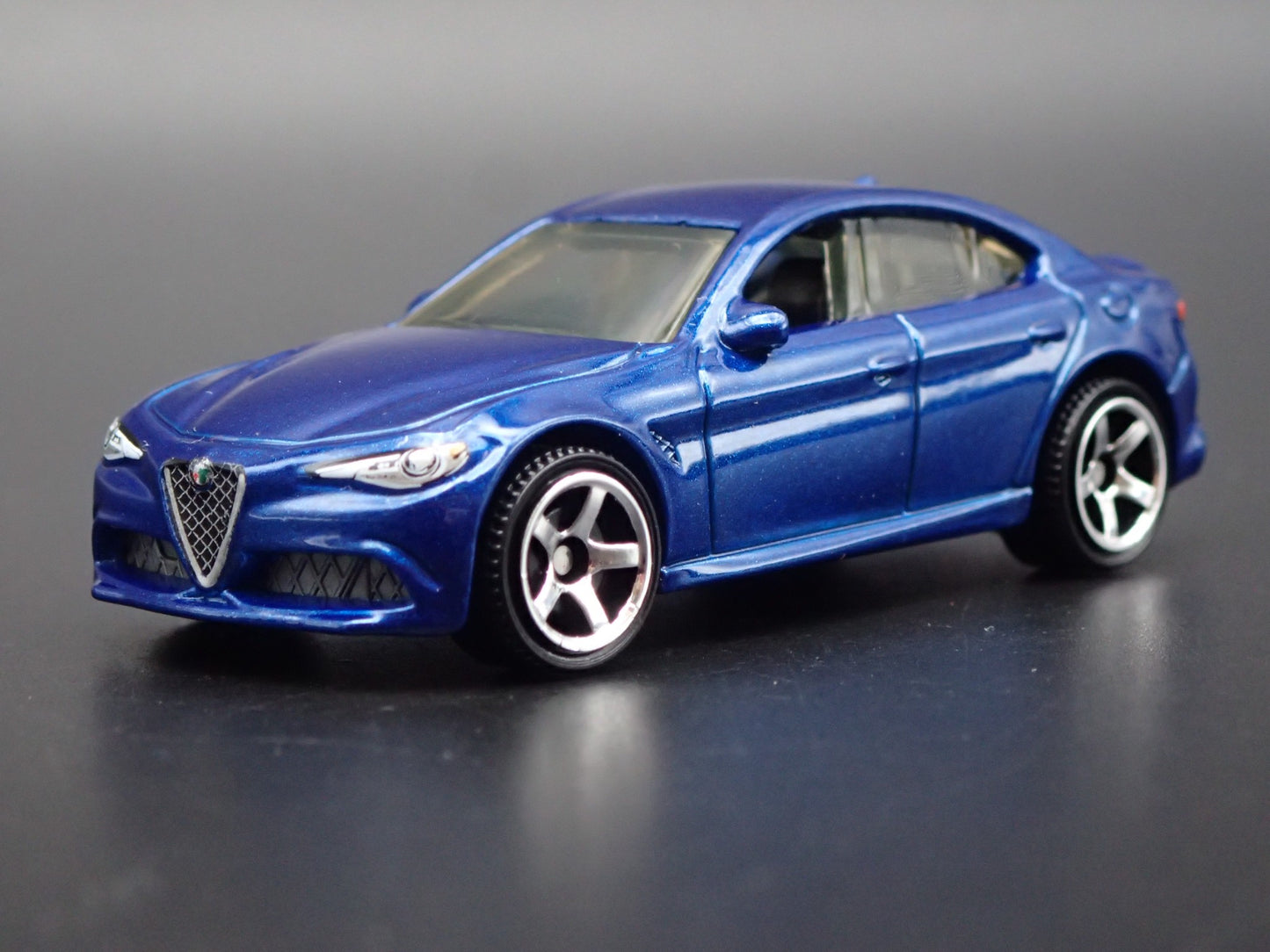 2016-2025 ALFA ROMEO GIULIA 1:64 SCALE COLLECTIBLE DIORAMA DIECAST MODEL CAR