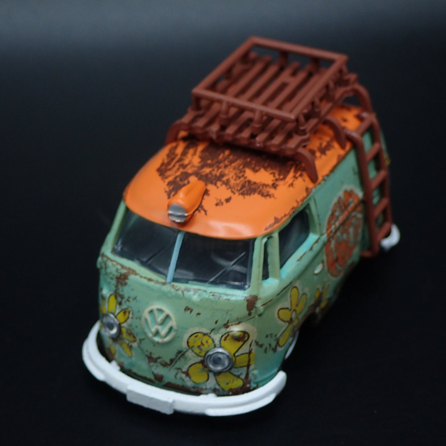 1960 60 VW DELIVERY VAN TYPE 2 HIPPY PEACE AND LOVE 1:64 SCALE DIECAST MODEL CAR