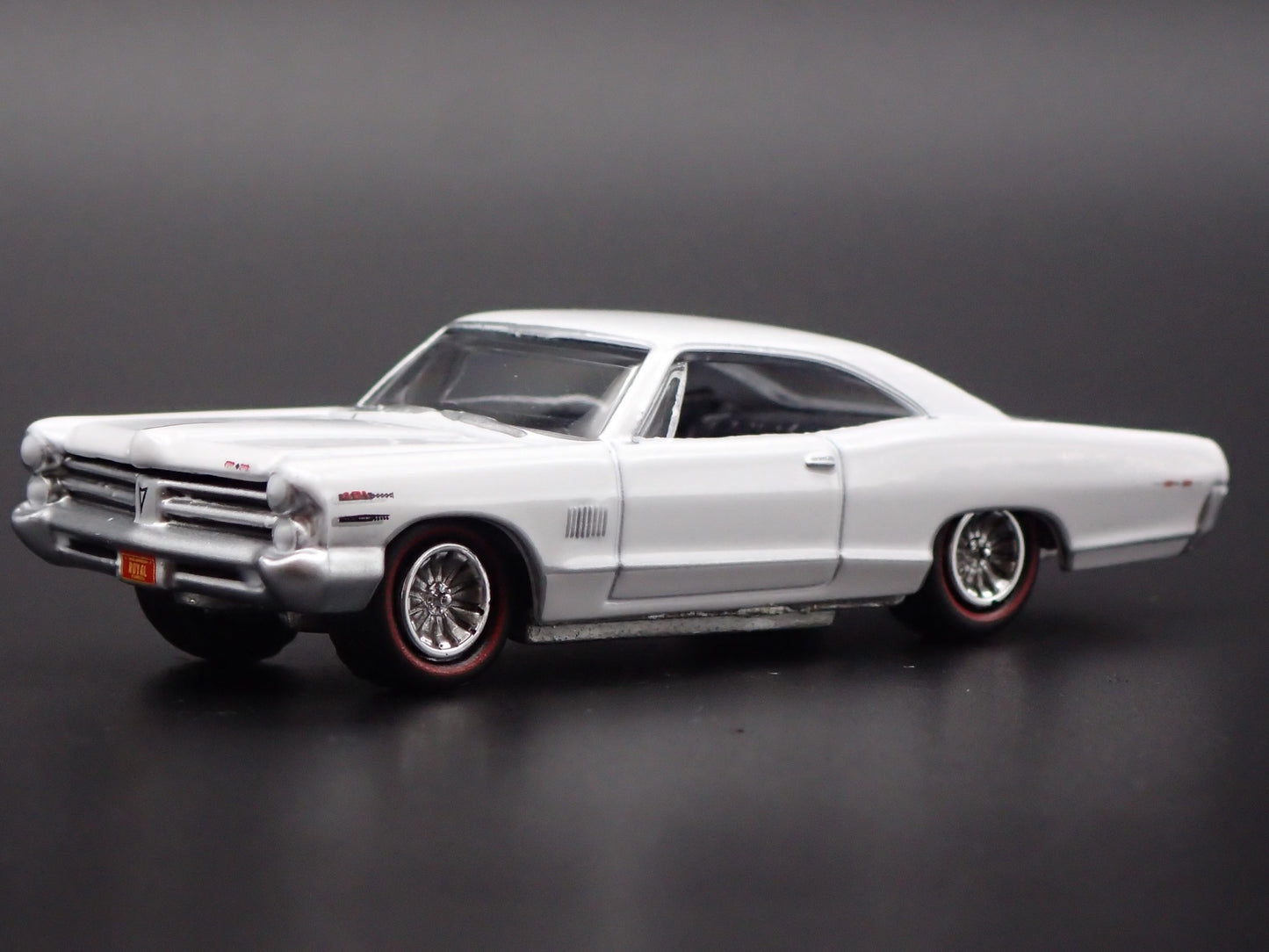 1965 65 PONTIAC CATALINA 2+2 ROYAL BOBCAT 1/64 SCALE DIORAMA DIECAST MODEL CAR