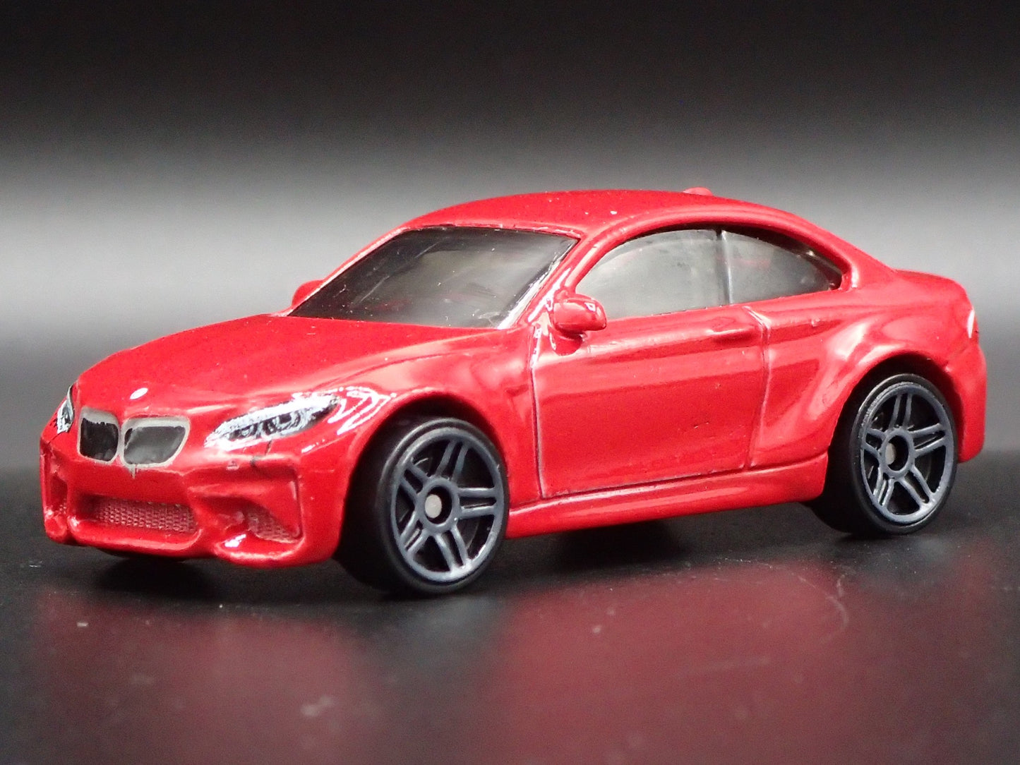 2016-2021 BMW M2 COUPE RED 1:64 SCALE COLLECTIBLE DIORAMA DIECAST MODEL CAR