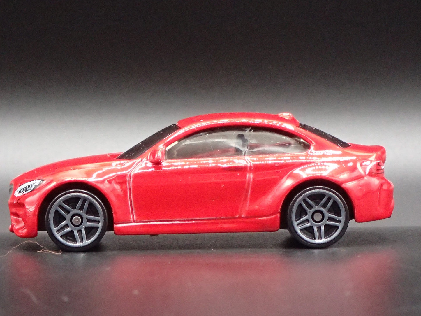 2016-2021 BMW M2 COUPE RED 1:64 SCALE COLLECTIBLE DIORAMA DIECAST MODEL CAR