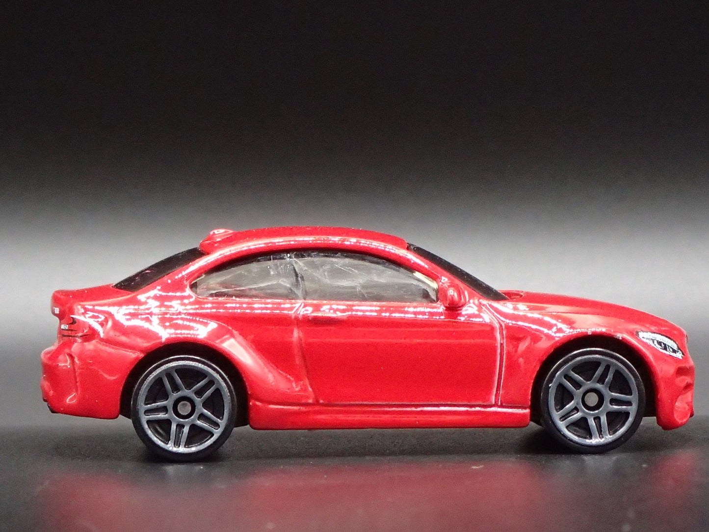2016-2021 BMW M2 COUPE RED 1:64 SCALE COLLECTIBLE DIORAMA DIECAST MODEL CAR